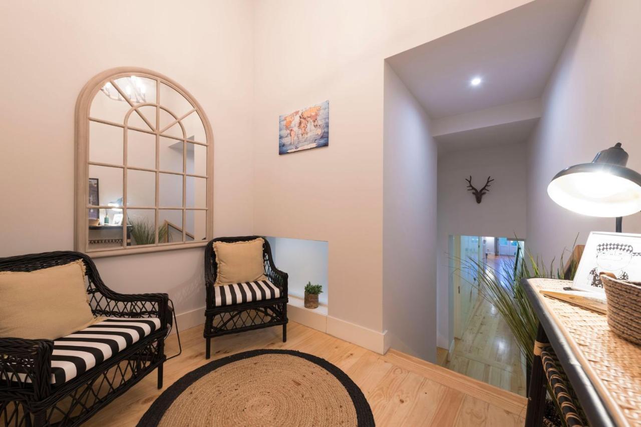 Lovelystay - Porto Peaceful Living W/ Backyard Exterior foto