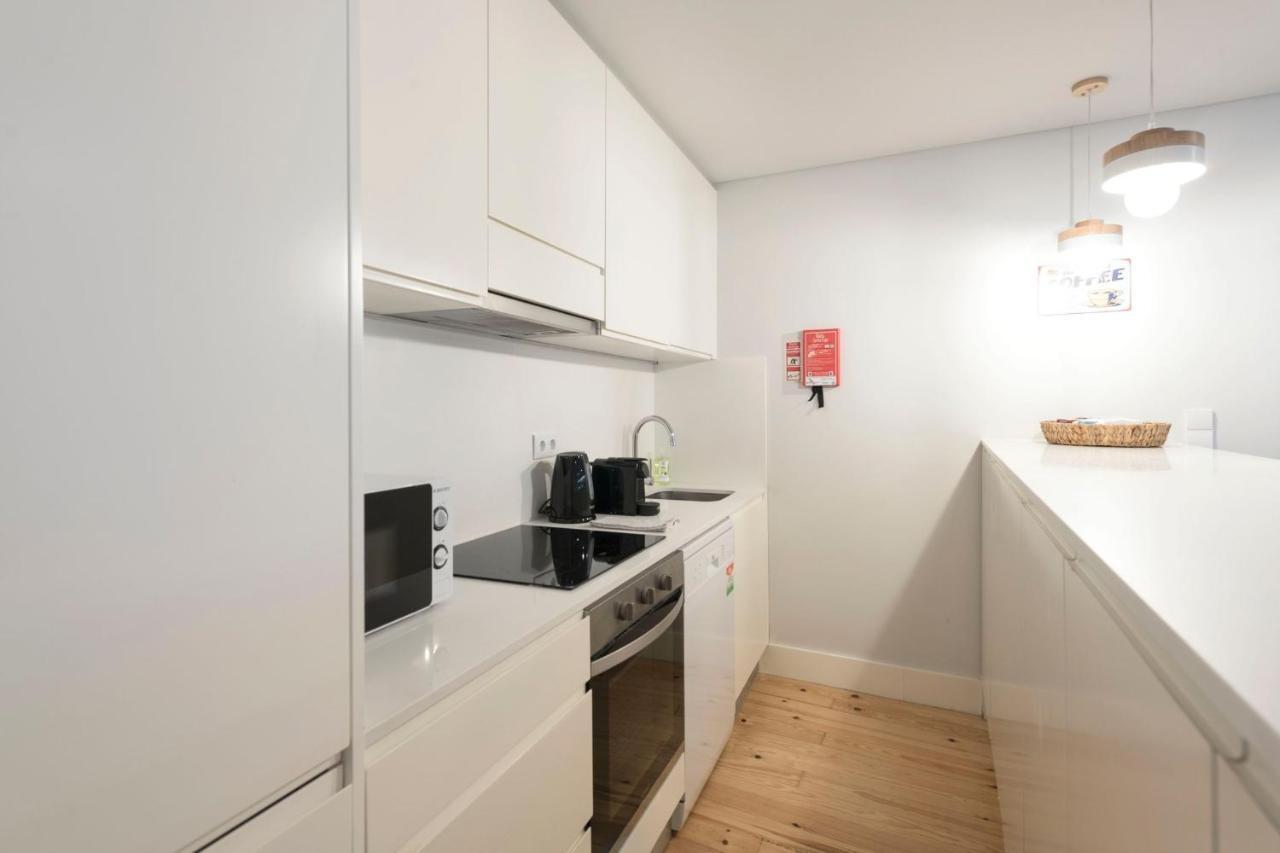 Lovelystay - Porto Peaceful Living W/ Backyard Exterior foto
