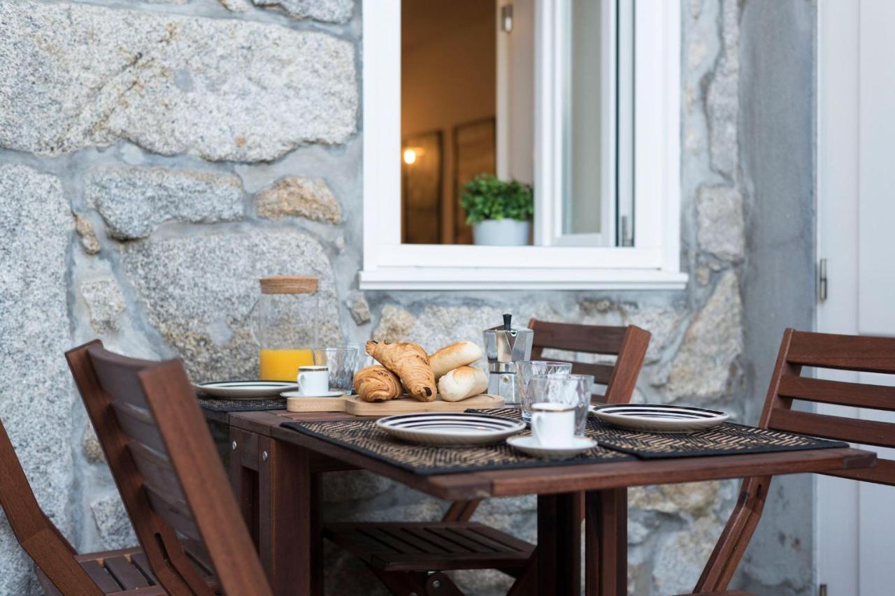 Lovelystay - Porto Peaceful Living W/ Backyard Exterior foto