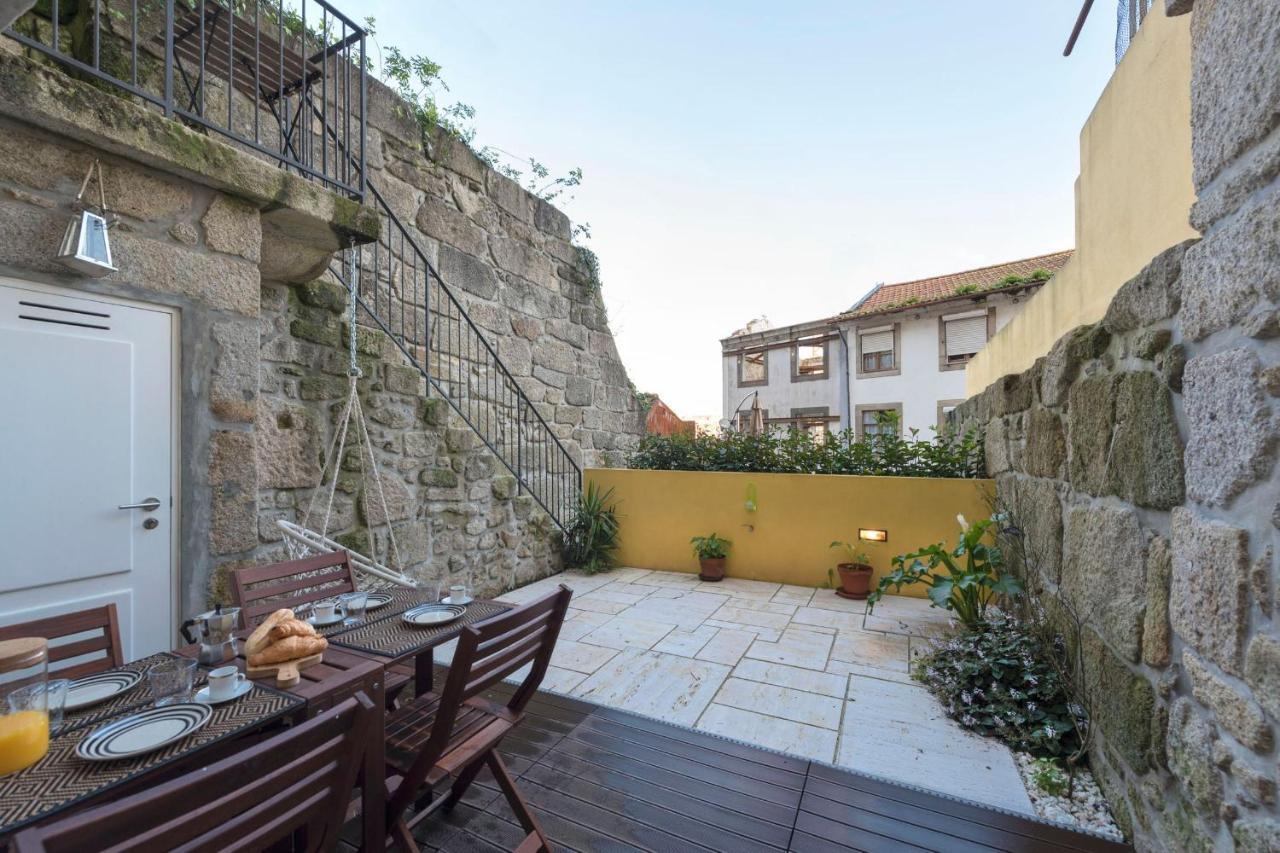 Lovelystay - Porto Peaceful Living W/ Backyard Exterior foto